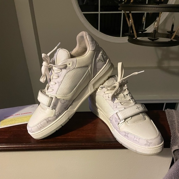 Louis Vuitton trainers - Picture 3 of 3
